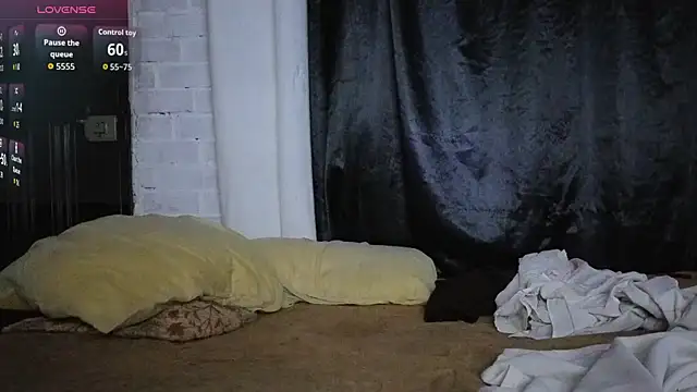 Snapshot of Kimandyuk chatting on 12-14-25, 02:06 Kimandyuk online show from 12-14-25, 02:06