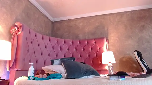 GabyPetit online show from 01-31-25, 10:52