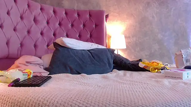 GabyPetit online show from 03-18-25, 02:47