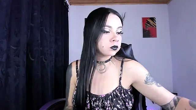 Snapshot of emilydolll666 chatting on 07-24-26, 09:35 emilydolll666 online show from 07-24-26, 09:35