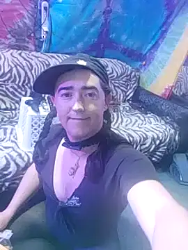 Snapshot of Boo-boo_kittyfux chatting on 01-14-25, 12:24 Boo-boo kittyfux online show from 01-14-25, 12:24