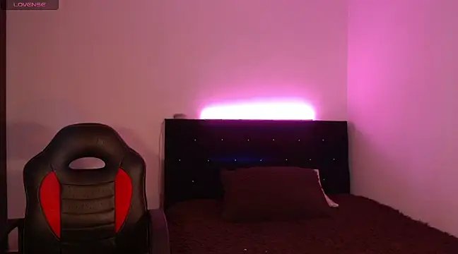 Snapshot of zarablare_ chatting on 12-27-24, 03:31 zarablare online show from 12-27-24, 03:31