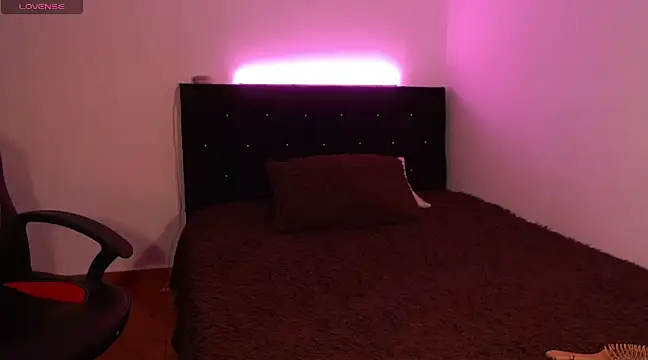 Snapshot of zarablare_ chatting on 12-27-24, 06:35 zarablare online show from 12-27-24, 06:35