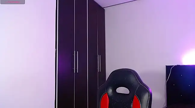 Snapshot of zarablare_ chatting on 01-03-25, 01:16 zarablare online show from 01-03-25, 01:16