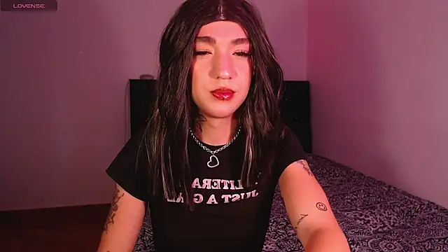 Snapshot of zarablare_ chatting on 01-15-25, 10:24 zarablare online show from 01-15-25, 10:24