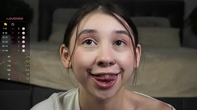 AislyEmbury online show from 01-31-25, 10:10