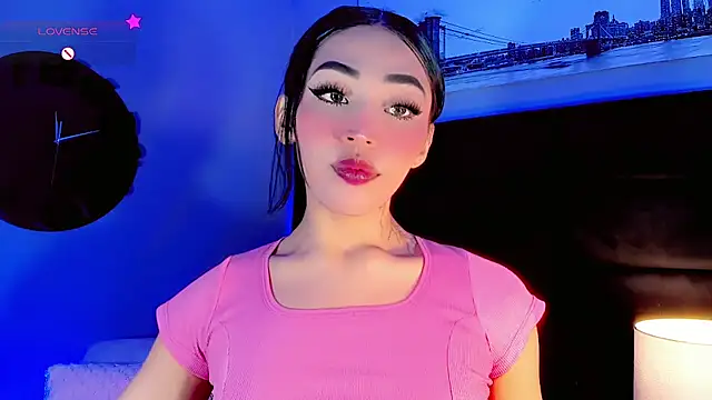 Snapshot of Valery_Sophiia chatting on 02-07-25, 05:52 Valery Sophiia online show from 02-07-25, 05:52