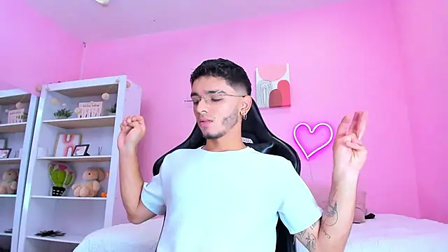 Ian Castillo  online show from 02-20-25, 11:20