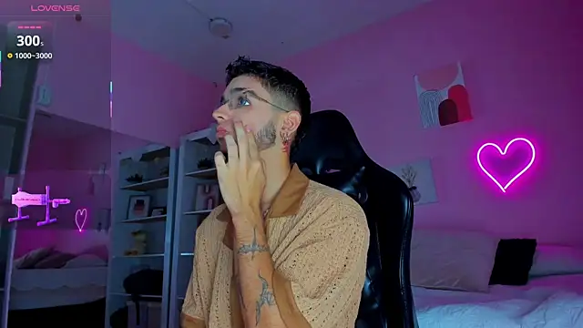 Ian Castillo  online show from 03-12-25, 11:20