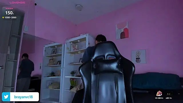 Ian Castillo  online show from 10-10-25, 11:20