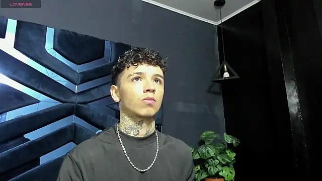 Ian Castillo  online show from 01-12-26, 11:15