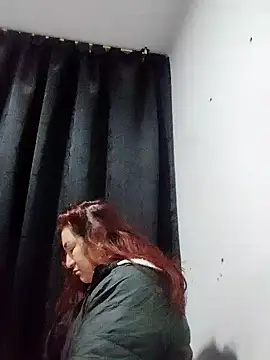 Snapshot of lindassmia chatting on 10-31-25, 04:57 lindassmia online show from 10-31-25, 04:57