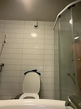 wolfwhite95 online show from 03-05-26, 06:37