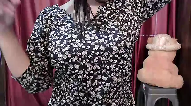 ANANYA-TIWARI online show from 02-20-25, 05:23