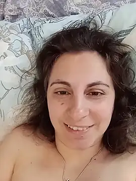 ShelaDiass online show from 05-17-26, 04:43