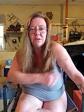 Snapshot of MsShelby40 chatting on 06-12-26, 06:51 MsShelby40 online show from 06-12-26, 06:51