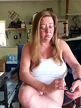 Snapshot of MsShelby40 chatting on 06-16-26, 03:58 MsShelby40 online show from 06-16-26, 03:58
