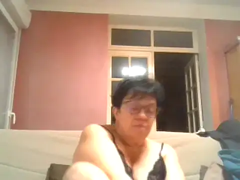 Vandeae44 online show from 12-15-24, 08:25