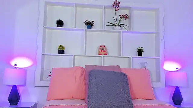 Jenifer Diaz online show from 10-01-25, 01:17