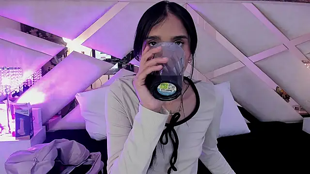 sophie pariss online show from 10-23-25, 04:01