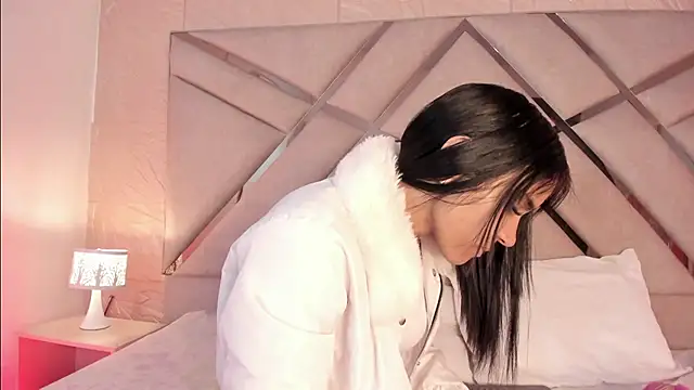 sophie pariss online show from 04-22-26, 02:58