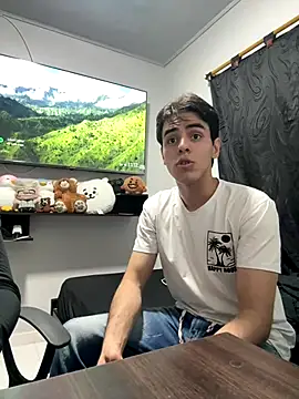 Alex and Fabian online show from 12-14-25, 04:18