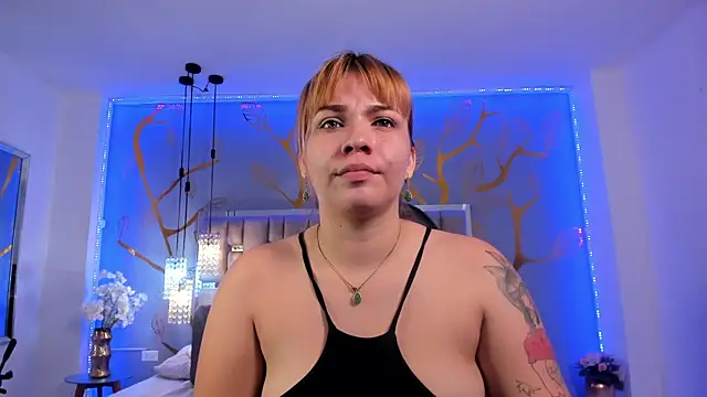 Snapshot of AlessiaDouce chatting on 09-18-25, 04:36 AlessiaDouce online show from 09-18-25, 04:36