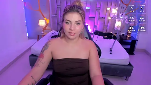 Snapshot of AlessiaDouce chatting on 11-09-25, 04:44 AlessiaDouce online show from 11-09-25, 04:44