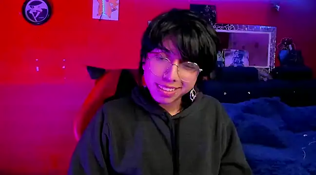 Snapshot of AnggelONfiree chatting on 12-18-24, 01:26 AnggelONfiree online show from 12-18-24, 01:26