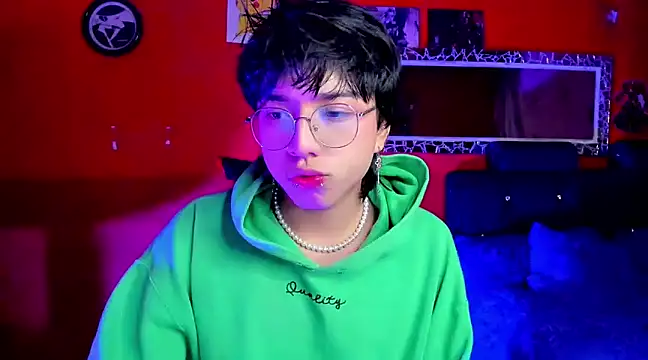 Snapshot of AnggelONfiree chatting on 02-15-25, 06:44 AnggelONfiree online show from 02-15-25, 06:44