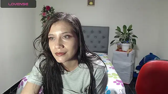 Snapshot of Yeliana_Will chatting on 03-12-25, 03:24 Yeliana Will online show from 03-12-25, 03:24