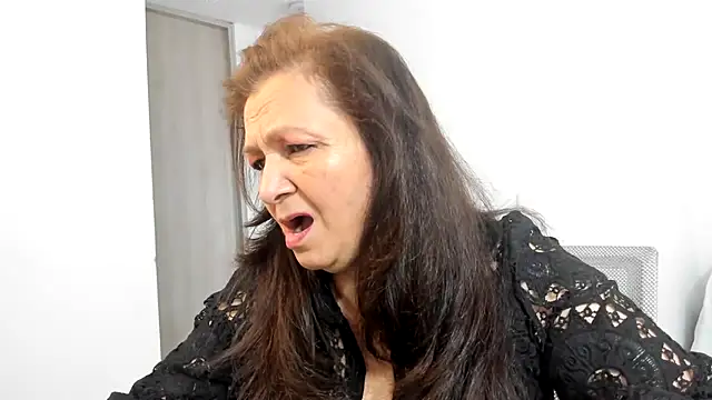 Bellaisa online show from 03-18-26, 04:54