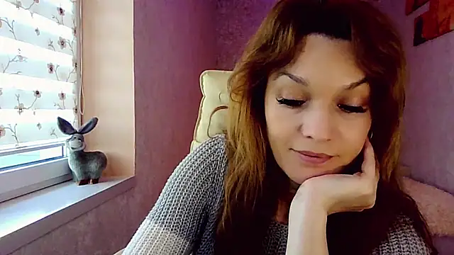 Snapshot of impossibleluna chatting on 06-03-26, 01:25 impossibleluna online show from 06-03-26, 01:25