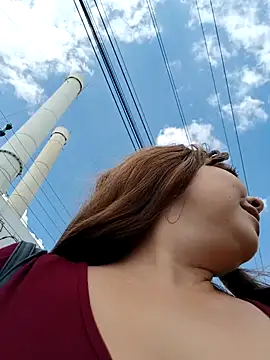 Snapshot of madelaine- chatting on 12-05-24, 06:44 madelaine- online show from 12-05-24, 06:44