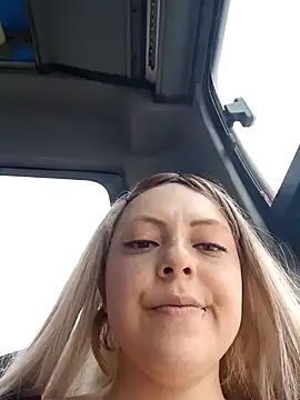 Snapshot of madelaine- chatting on 12-16-24, 07:32 madelaine- online show from 12-16-24, 07:32