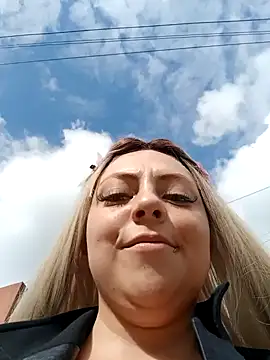 Snapshot of madelaine- chatting on 12-18-24, 08:36 madelaine- online show from 12-18-24, 08:36