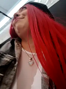 Snapshot of madelaine- chatting on 12-28-24, 10:23 madelaine- online show from 12-28-24, 10:23