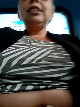 Snapshot of madelaine- chatting on 01-02-25, 07:07 madelaine- online show from 01-02-25, 07:07