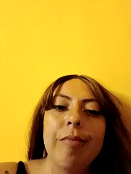 Snapshot of madelaine- chatting on 01-14-25, 10:55 madelaine- online show from 01-14-25, 10:55