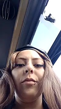 Snapshot of madelaine- chatting on 01-15-25, 09:51 madelaine- online show from 01-15-25, 09:51