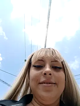 Snapshot of madelaine- chatting on 01-16-25, 06:37 madelaine- online show from 01-16-25, 06:37