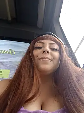 Snapshot of madelaine- chatting on 01-17-25, 08:11 madelaine- online show from 01-17-25, 08:11