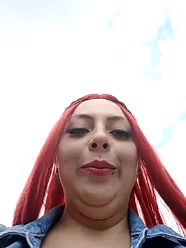 Snapshot of madelaine- chatting on 01-21-25, 07:39 madelaine- online show from 01-21-25, 07:39