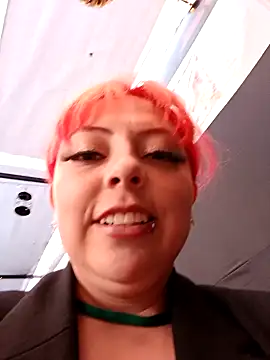 Snapshot of madelaine- chatting on 01-29-25, 10:11 madelaine- online show from 01-29-25, 10:11