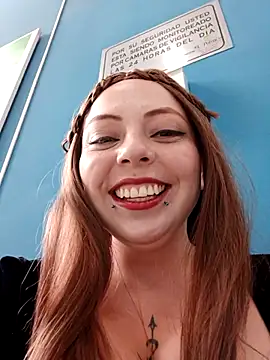 Snapshot of madelaine- chatting on 02-24-25, 07:52 madelaine- online show from 02-24-25, 07:52