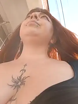 Snapshot of madelaine- chatting on 02-27-25, 06:53 madelaine- online show from 02-27-25, 06:53