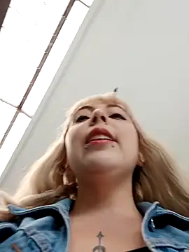 Snapshot of madelaine- chatting on 03-04-25, 06:18 madelaine- online show from 03-04-25, 06:18