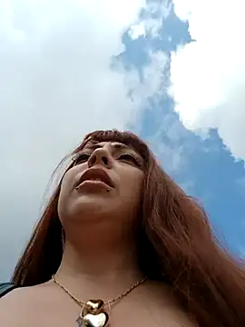 Snapshot of madelaine- chatting on 03-09-25, 07:59 madelaine- online show from 03-09-25, 07:59