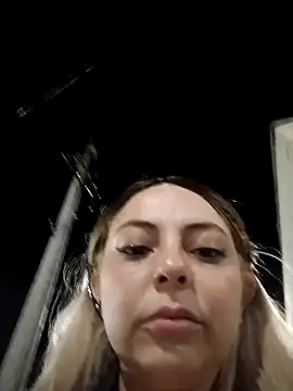 Snapshot of madelaine- chatting on 09-14-25, 12:21 madelaine- online show from 09-14-25, 12:21