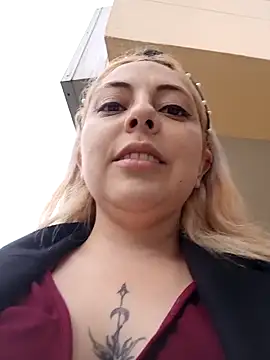 Snapshot of madelaine- chatting on 09-22-25, 10:12 madelaine- online show from 09-22-25, 10:12